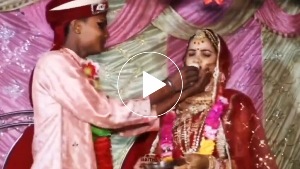 Viral Video Rasgulla was stuffed in the bride's mouth, then the bride angrily attacked the private part